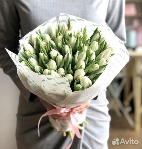 41 белый тюльпан с доставкой за час + 2 подарка купить на Зозу.ру - фотография № 3