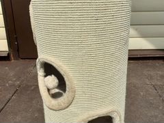 Домик - когтеточка для кошки
