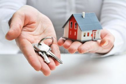 Помощь в продаже или покупке недвижимости
