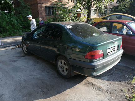 Toyota Avensis 2.0 МТ, 1998, седан