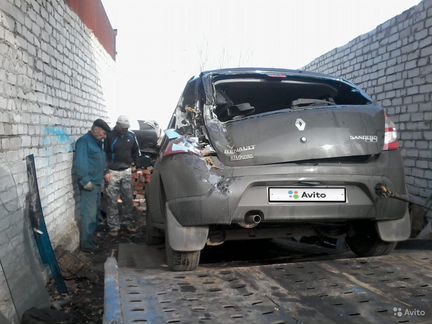 Renault Sandero 1.6 МТ, 2014, битый, 80 000 км