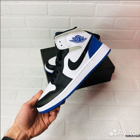 air jordan 1 mid white hyper royal