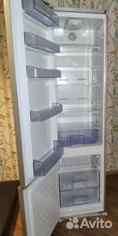 Full No Frost холодильник Beko 54x60x201 см