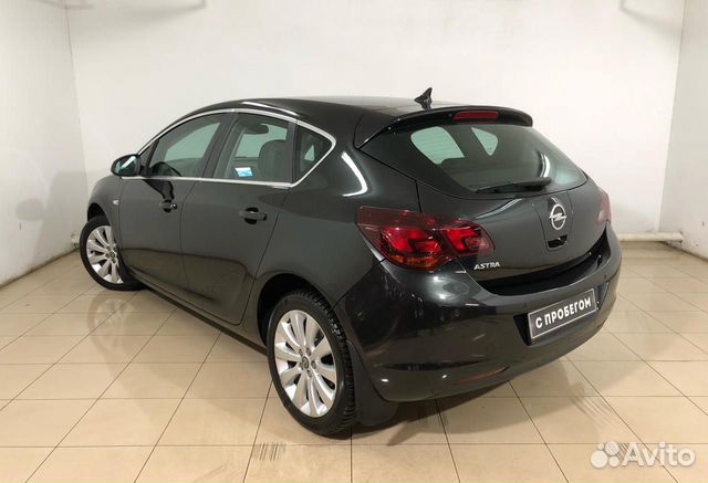 Opel Astra `2011