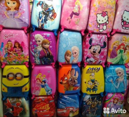 Детский чемодан на колесиках