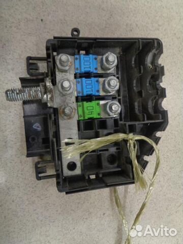 Блок предохранителей на аккумулятор Mercedes Benz