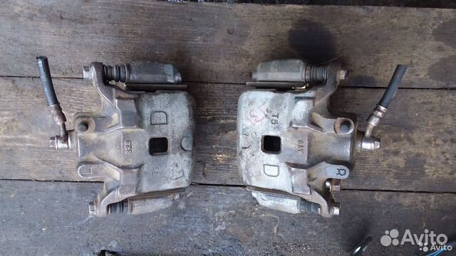 Суппорт передний Nissan Teana J31