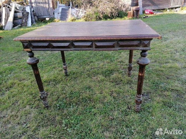 Старинный письменный стол