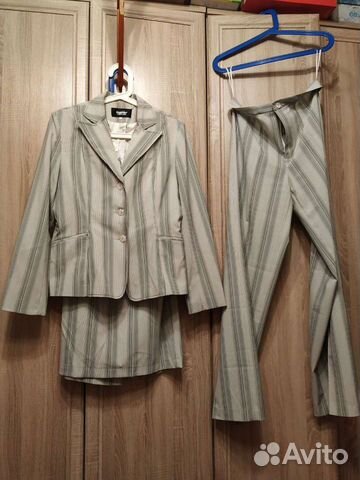 Женский деловой костюм тройка