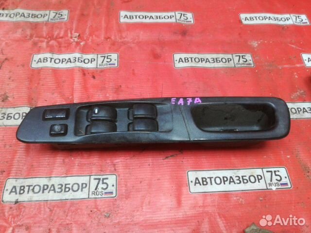 Блок управления стеклоподъемниками передний правый