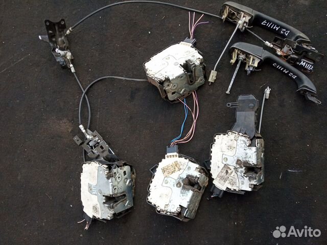 Замок двери Land Rover Discovery 2 1999-04