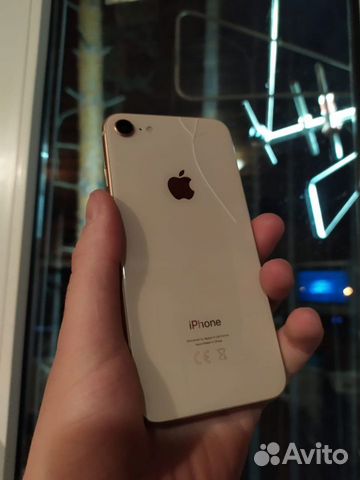 Телефон iPhone 8 gold
