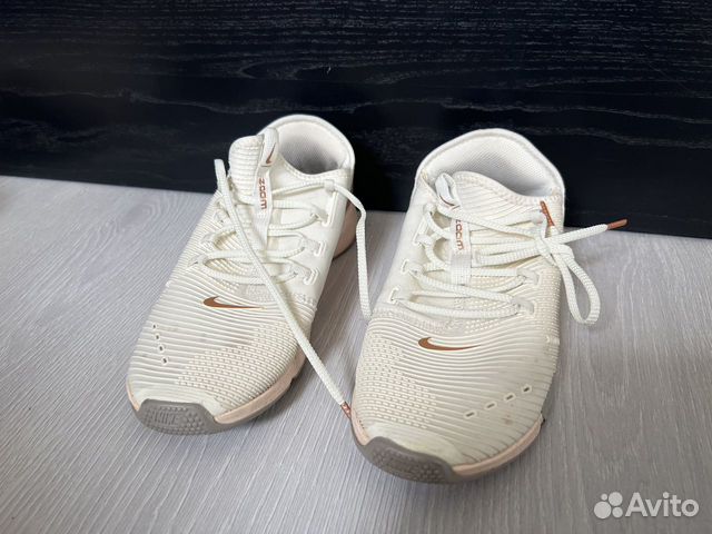 Кроссовки nike 40