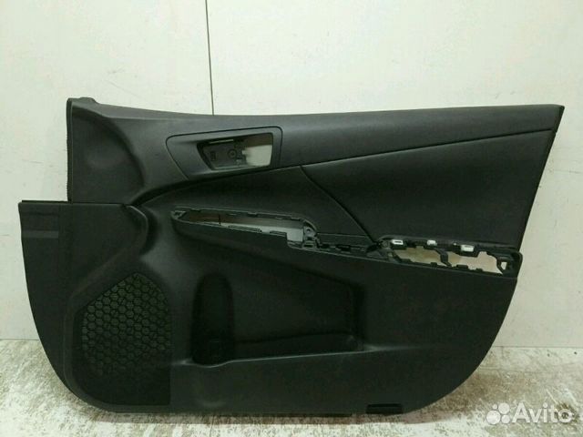 Обшивка правой двери Toyota Camry 50