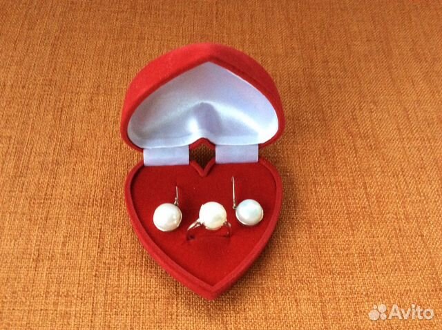 Набор женский из серебра и жемчуга Набор женский из серебра и жемчуга