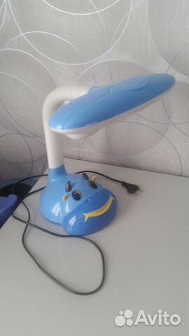 Настольная лампа