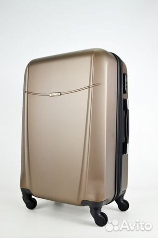Чемодан на 4х колесах Чемодан на 4х колесах