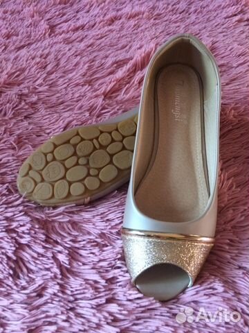 Балетки золотые, клатч. новые Балетки золотые, клатч. новые