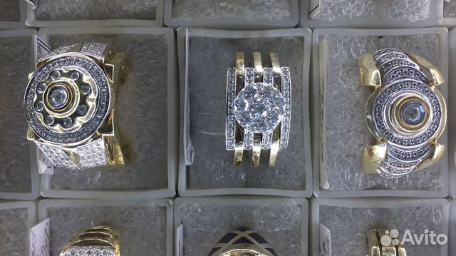 Мужские золотые печатки с бриллиантами