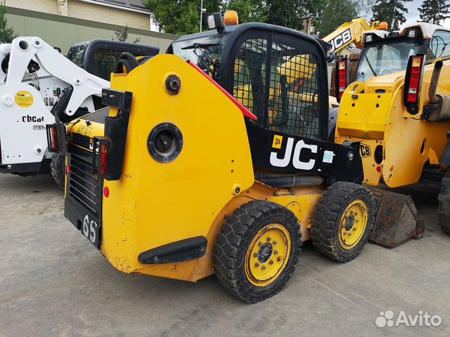 Мини-погрузчик JCB robot 160