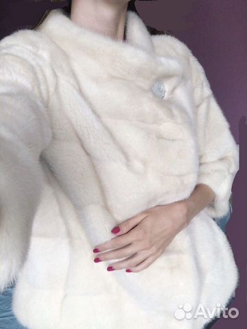 Короткая норковая шуба (новая) бежевого цвета р. 4 Короткая норковая шуба (новая) бежевого цвета р. 4