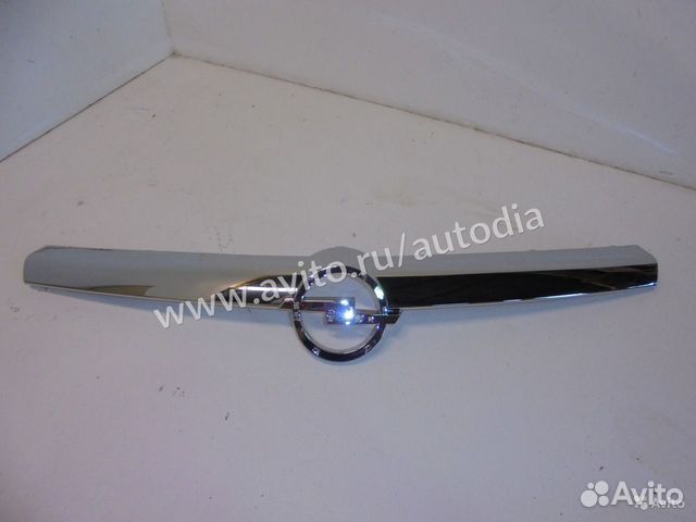 Молдинг решетки радиатора Opel Astra H