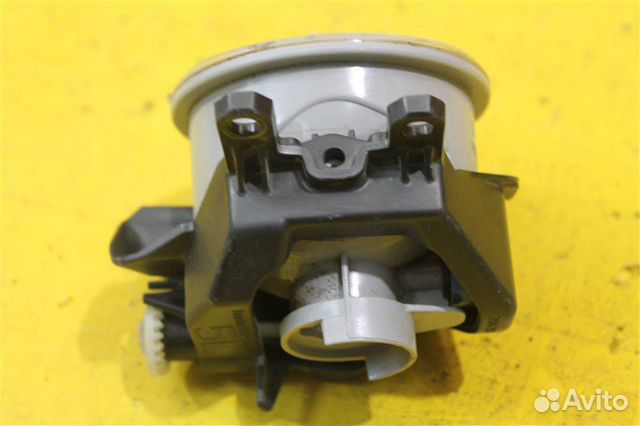 Фара противотуманная передняя левая Toyota