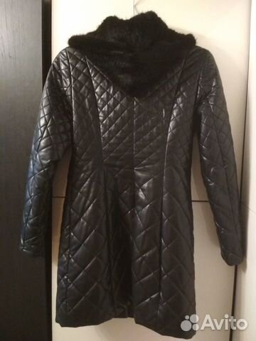 Зимнее кожаное пальто с капюшоном из вязаной норки Зимнее кожаное пальто с капюшоном из вязаной норки