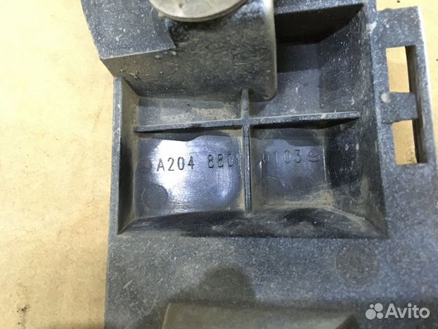 Кронштейн заднего бампера левый Mercedes W204