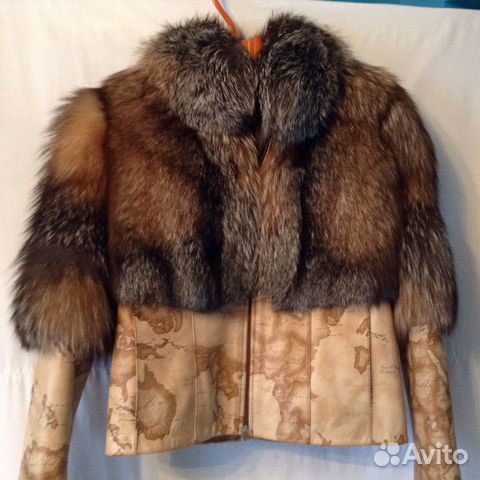 Новая кожаная куртка с мехом лисы Новая кожаная куртка с мехом лисы