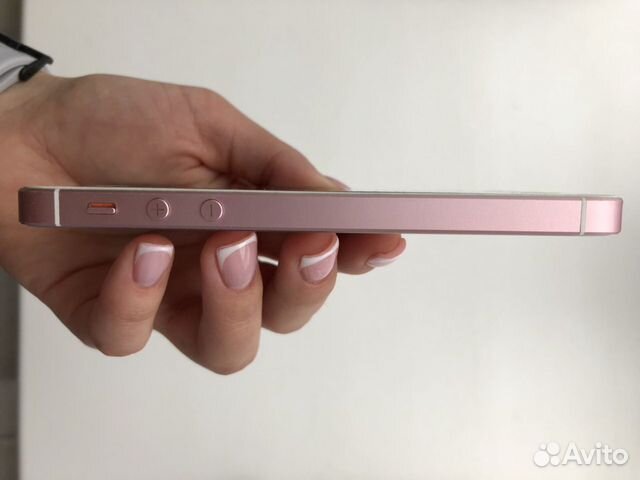 Телефон iPhone SE 32 Gb