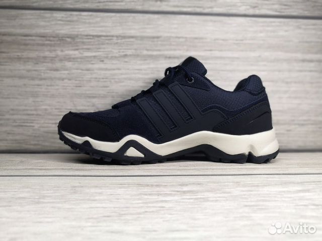 Кроссовки Adidas Gore-Tex, 40 Кроссовки Adidas Gore-Tex, 40