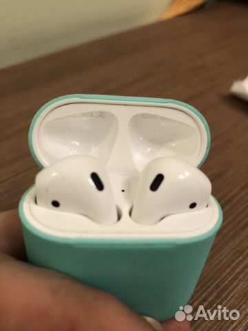 AirPods 2-ого поколения AirPods 2-ого поколения