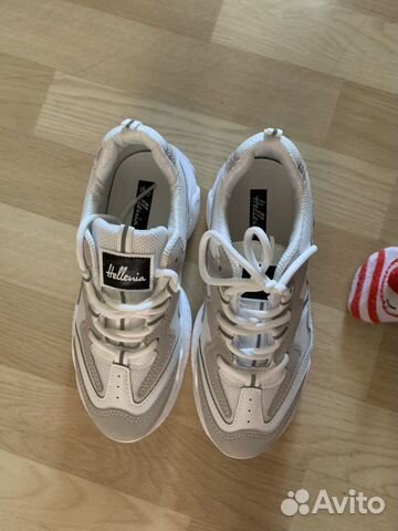 Кроссовки Кроссовки