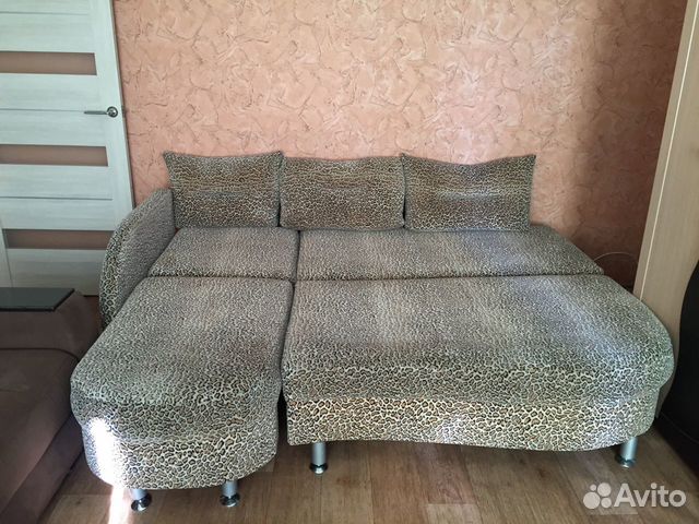 Диван