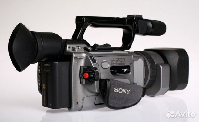 Профессиональная miniDV камера Sony VX-2100E, 3CCD