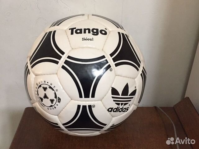 Футбольный мяч Adidas Tango Seoul 88