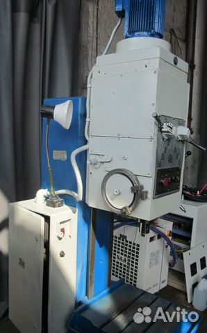 Вертикально-сверлильный станок 2С132 Вертикально-сверлильный станок 2С132