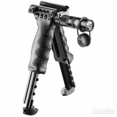 Тактическая рукоять-сошка с фонарем FAB Defense Тактическая рукоять-сошка с фонарем FAB Defense