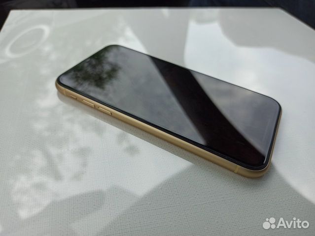 Телефон iPhone XR 128