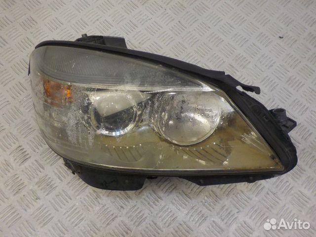 Фара правая Mercedes C W204 Фара правая Mercedes C W204