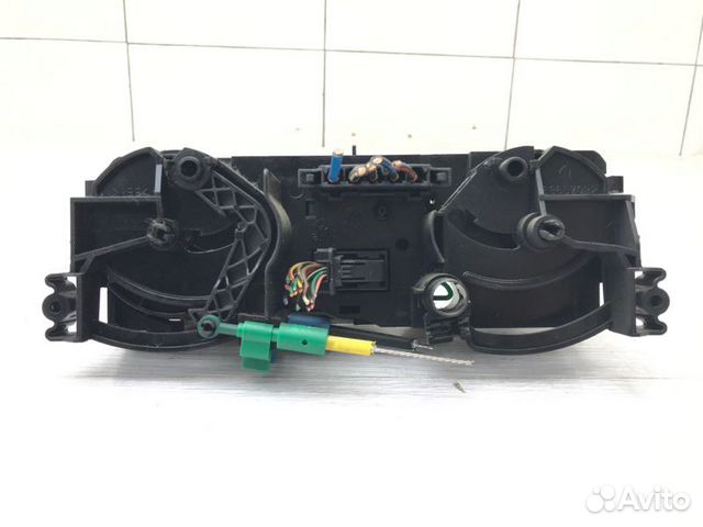 Блок управления печкой Mitsubishi Colt Z34A 4A90 Блок управления печкой Mitsubishi Colt Z34A 4A90