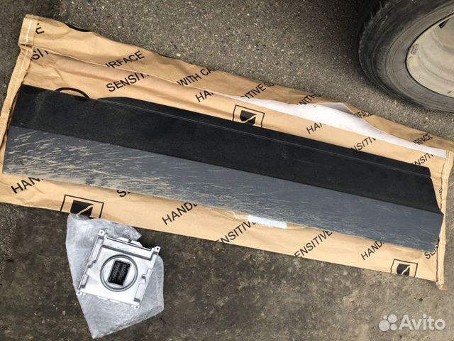 Накладка двери передняя левая Volkswagen Tiguan Накладка двери передняя левая Volkswagen Tiguan