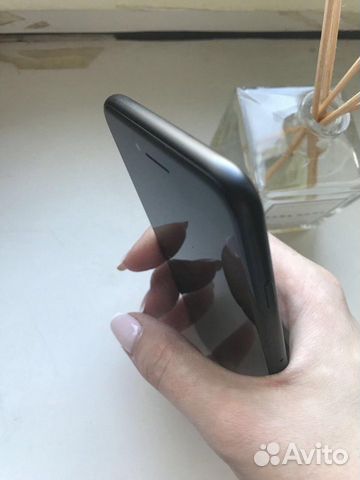 Телефон iPhone 7