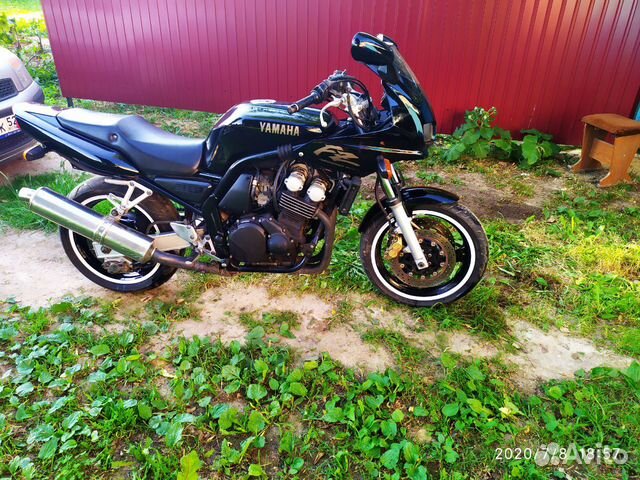 Yamaha FZ400