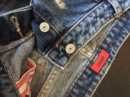 Джинсы Boss