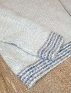 Женский свитер