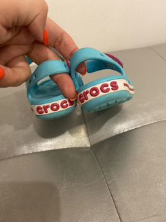 Crocs 22