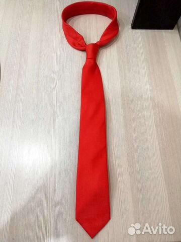 Галстук красный