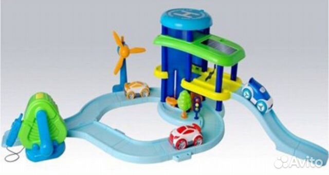 Игра-трек Ouaps Мой зеленый гараж +Машина будущего